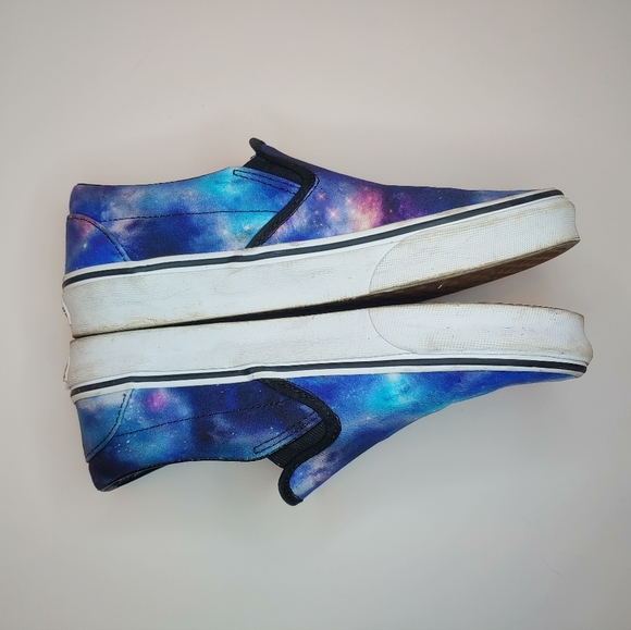 Van's women's size 9 Galaxy print slip ons - Picture 4 of 4